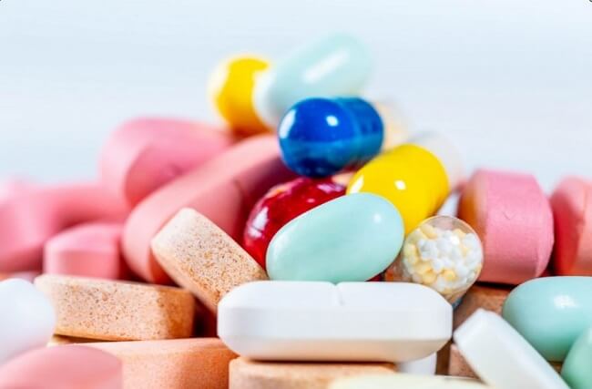 Etoricoxib có thể gây tương tác với nhiều thuốc như thuốc hạ huyết áp,...