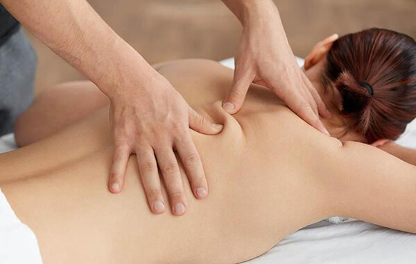 Massage trị thoát vị đĩa đệm