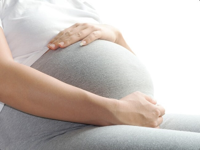 Phụ nữ mang thai không nên sử dụng diclofenac khi không có chỉ định của bác sĩ