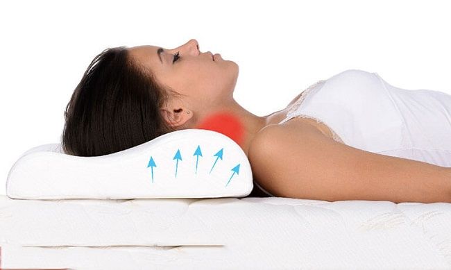 Tư thế gối đầu khi ngủ giúp bạn phòng tránh bệnh thoát vị đĩa đệm cổ